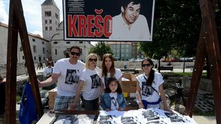 Hrvatska se sjeća košarkaške legende Krešimira Ćosića koji nas je prerano napustio prije 20 godina. Svečanom večerom u Falkensteinerovom hotelu Iadera u Petrčanima, obitelj Krešimira Ćosića – supruga Ljerka, kćerke Ana i Iva te sin Petar Krešimir, brojni Hrvatska se sjeća košarkaške legende Krešimira Ćosića koji nas je prerano napustio prije 20 godina. Svečanom večerom u Falkensteinerovom hotelu Iadera u Petrčanima, obitelj Krešimira Ćosića – supruga Ljerka, kćerke Ana i Iva te sin Petar Krešimir, brojni