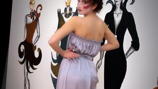 3000 kn: Haljinu dizajnira Klara Dedić: rukom oslikana svila (foto: Marin Gospić)