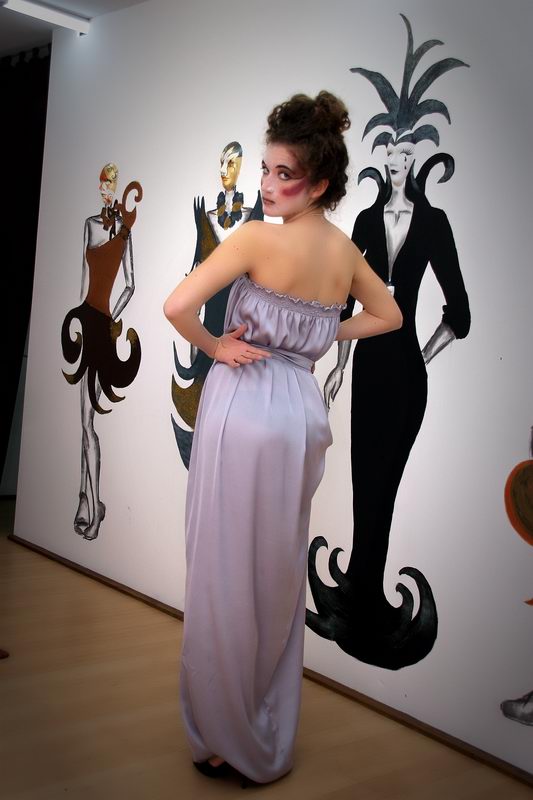 3000 kn: Haljinu dizajnira Klara Dedić: rukom oslikana svila (foto: Marin Gospić)