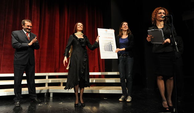 Zadar, 190512.
U Zadru se u protekla tri dana odrzavalo natjecanje zborova. Veceras se u HNK Zadar odrzala dodjela nagrada zlatni, srebrni i broncani Cikin krizic, te diplome, nakon cega je slijedilo kratko natjecanje za Grand prix (nagrada Grada Zadra u