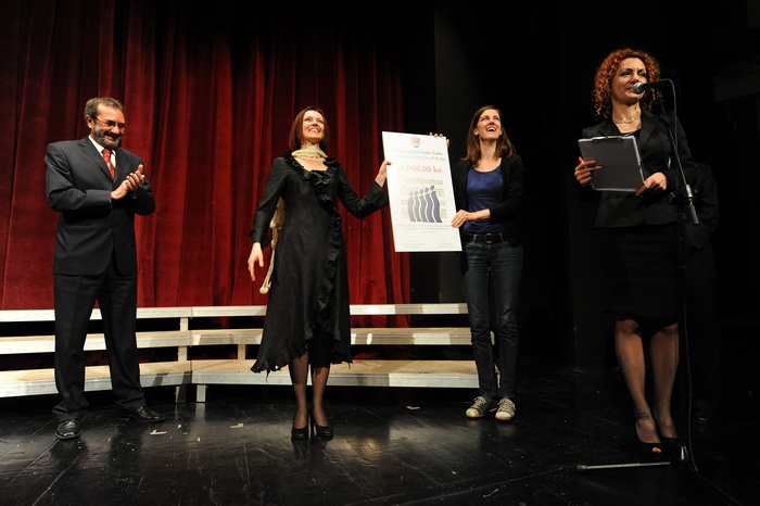 Zadar, 190512.
U Zadru se u protekla tri dana odrzavalo natjecanje zborova. Veceras se u HNK Zadar odrzala dodjela nagrada zlatni, srebrni i broncani Cikin krizic, te diplome, nakon cega je slijedilo kratko natjecanje za Grand prix (nagrada Grada Zadra u