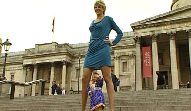 Najniži čovjek i najduže noge (Foto: Dnevnik.hr)