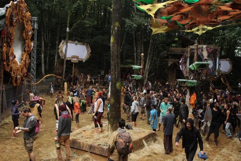 20.08.2015., Slunj – U Primislju kod Slunja vec tradicionalno odrzava se Momento Demento Psychedelic Music and Art festival koji je ove godine posjetio oko 6 tisuca ljubitelja ove vrste zabave. Posjetitelji su dosli iz cijele Europe, Amerike, Brazila. F 20.08.2015., Slunj – U Primislju kod Slunja vec tradicionalno odrzava se Momento Demento Psychedelic Music and Art festival koji je ove godine posjetio oko 6 tisuca ljubitelja ove vrste zabave. Posjetitelji su dosli iz cijele Europe, Amerike, Brazila. F