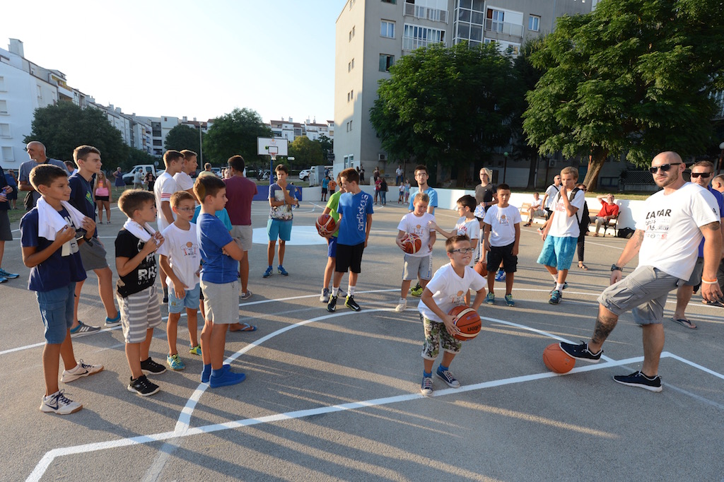 U sklopu nacionalnog projekta “Koš za koš” predan je prvi obnovljen košarkaški teren na zadarskom Bilom Brigu