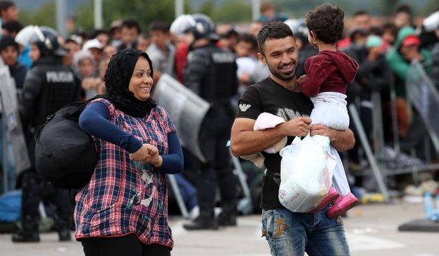 Bregana. Izbjeglice prelaze slovensku granicu. Photo: Goran Jakus/PIXSELL