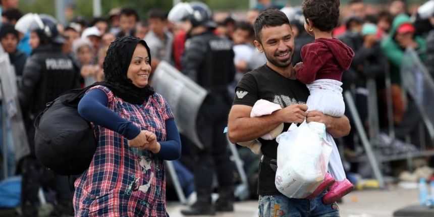 Bregana. Izbjeglice prelaze slovensku granicu. Photo: Goran Jakus/PIXSELL