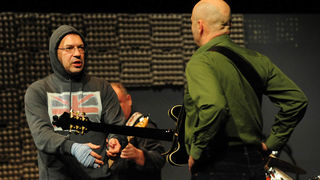 Zadar, 13.3.2014. snimio: Nenad Marčev 
Borivoj Radaković 
GRUPA 
redatelj: Mario Kovač 
igraju: Sreten Mokrović, Ranko Zidarić, 
Ivica Zadro i Iva Visković 
Kazalište KNAP (Kazalište na Peščenici) 
Dvorana HNK Zadar