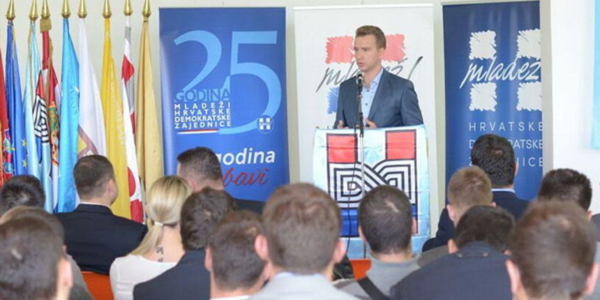 Josip Bilaver na predizbornom skupu u Benkovcu Josip Bilaver na predizbornom skupu u Benkovcu