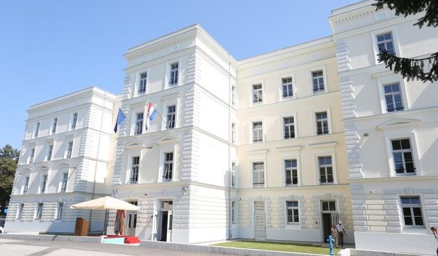 Svecano otvoren Studentski dom Veleucilista Karlovac. Studentski dom smjesten je u bivsoj vojarni staroj 120 godina. Pojekt uredjenja vrijedan je 21 milijun kuna, a dom je kapaciteta za 160 lezajeva u 65 soba. Photo: Kristina Stedul Fabac/PIXSELL