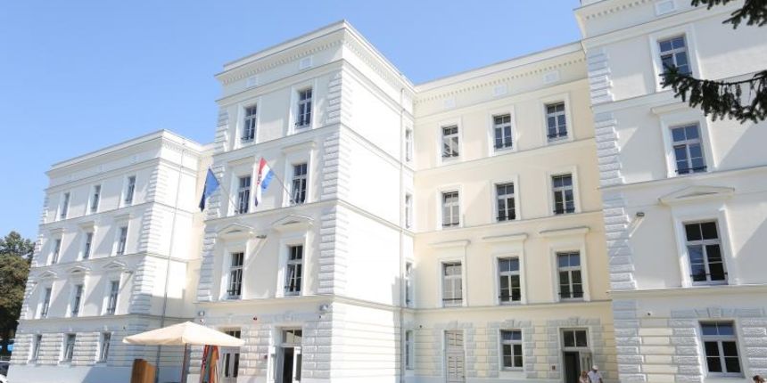 Svecano otvoren Studentski dom Veleucilista Karlovac. Studentski dom smjesten je u bivsoj vojarni staroj 120 godina. Pojekt uredjenja vrijedan je 21 milijun kuna, a dom je kapaciteta za 160 lezajeva u 65 soba. Photo: Kristina Stedul Fabac/PIXSELL