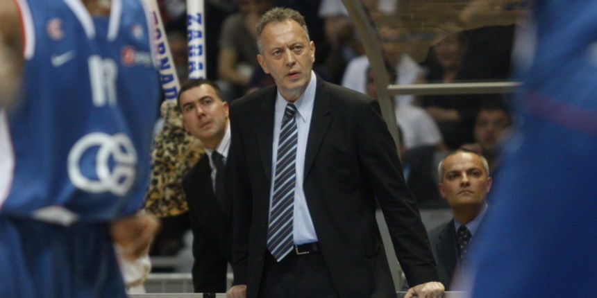 Zadar, 070409.
Dvorana Kresimira Cosica na Visnjiku. Kosarkaska utakmica prvenstva Hrvatske izmedju Zadra i Cibone.
Na slici: trener KK Zadar Zmago Sagadin.
Foto: Jure Miskovic / CROPIX Zadar, 070409.
Dvorana Kresimira Cosica na Visnjiku. Kosarkaska utakmica prvenstva Hrvatske izmedju Zadra i Cibone.
Na slici: trener KK Zadar Zmago Sagadin.
Foto: Jure Miskovic / CROPIX