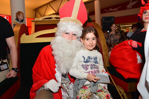 Supernova Zadar: Sveti Nikola i kamion Djeda mraza, Foto: Iva Perinčić Supernova Zadar: Sveti Nikola i kamion Djeda mraza, Foto: Iva Perinčić