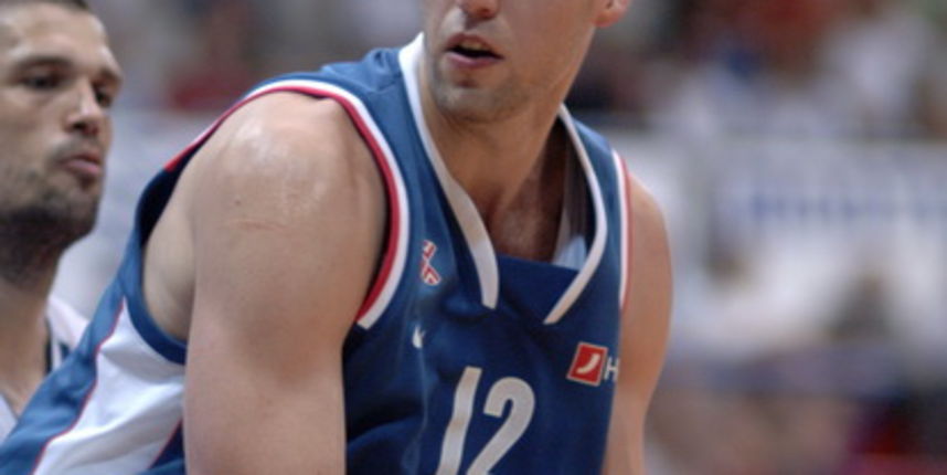 Zagreb, 260509.
Kosarkaska dvorana Drazen Petrovic.
A-1 liga za prvaka, prva utakmica finala doigravanja izmedju Cibone i Zadra.
Na slici: Luksa Andric u pozadini Tomislav Ruzic.
Foto: Drago Sopta / CROPIX Zagreb, 260509.
Kosarkaska dvorana Drazen Petrovic.
A-1 liga za prvaka, prva utakmica finala doigravanja izmedju Cibone i Zadra.
Na slici: Luksa Andric u pozadini Tomislav Ruzic.
Foto: Drago Sopta / CROPIX