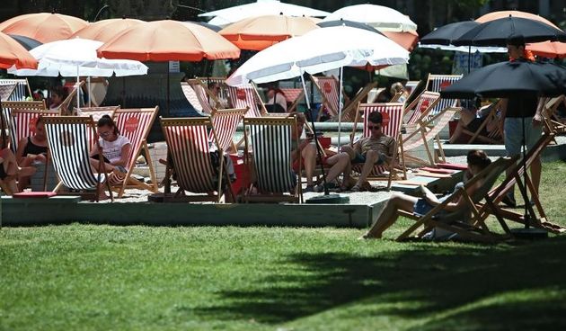 Gradska svakodnevica u centru grada. Umjetna plaza u Parku Zrinjevac svakim danom je sve popularnija.
