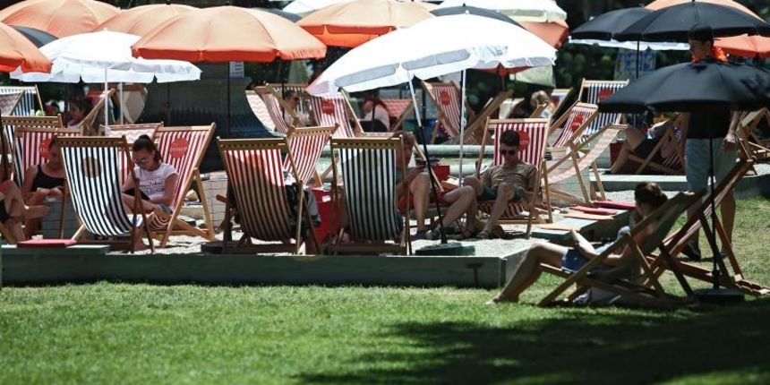 Gradska svakodnevica u centru grada. Umjetna plaza u Parku Zrinjevac svakim danom je sve popularnija.