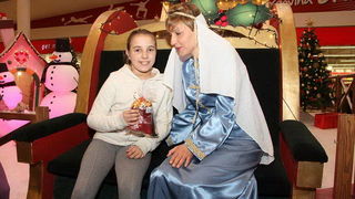 Sv. Luce razveselila mališane u Supernova centru, Foto: Iva Perinčić Sv. Luce razveselila mališane u Supernova centru, Foto: Iva Perinčić