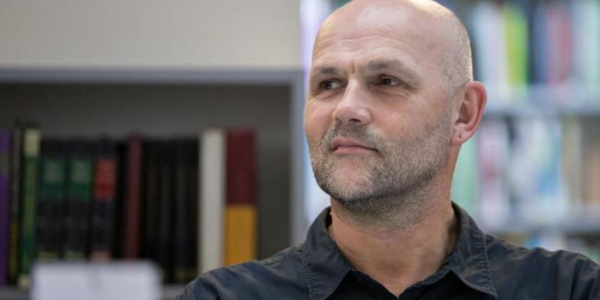 U Knjiznici Bogdana Ogrizovica odrzano je predstavljanje knjige autora Branka Lazarevica – Djecakova potraga za mrtvim ocem. Sasa Lekovic. HND. Photo: Davor Puklavec/PIXSELL U Knjiznici Bogdana Ogrizovica odrzano je predstavljanje knjige autora Branka Lazarevica – Djecakova potraga za mrtvim ocem. Sasa Lekovic. HND. Photo: Davor Puklavec/PIXSELL