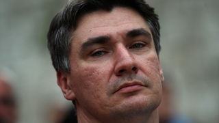 Zadar, 120513.Trg pet bunara, Poluotok. Predizborni skup SDP-a na kojem je sudjelovao predsjednik stranke Zoran Milanovic. Na skupu je predstavljen i kandidat za gradonacelnika Zadra Ivo Bilic. Na fotografiji: Zoran Milanovic. Foto: Jure Miskovic / CRO