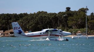 Novalja: Hidroavion sve popularniji način prijevoza između otoka i kopna