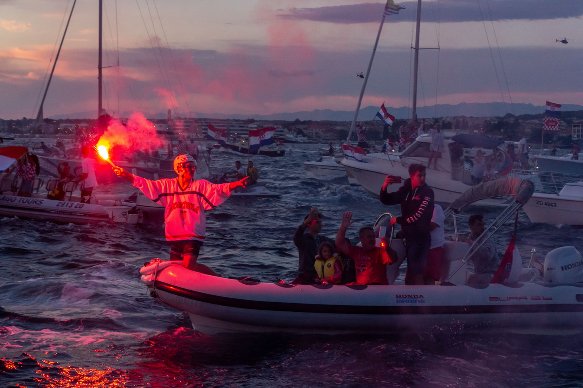 Veličanstven doček četvorice zadarskih Vatrenih od Gradskog mosta do Foruma