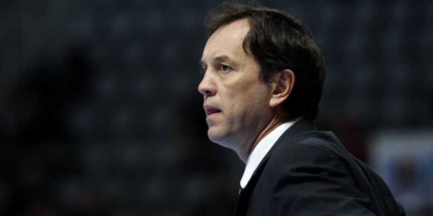 Zadar, 071210.
Dvorana Kresimira Cosica.
4. kolo EuroChallenge kupa.
Kosarkaska utakmica KK Zadar – KK Pinar Karsiyaka.
Na slici trener Zadra Daniel Jusup.
Foto: Jure Miskovic / CROPIX Zadar, 071210.
Dvorana Kresimira Cosica.
4. kolo EuroChallenge kupa.
Kosarkaska utakmica KK Zadar – KK Pinar Karsiyaka.
Na slici trener Zadra Daniel Jusup.
Foto: Jure Miskovic / CROPIX