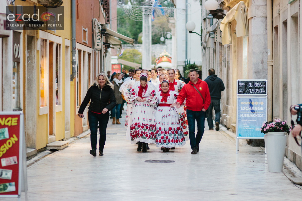 Đir po gradu, subotnja špica 9. prosinca 2017. Turopoljsko srce srcu Zadra