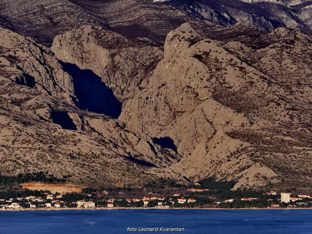 Pag i Velebit s Paga, Foto: Leonard Kvaratntan