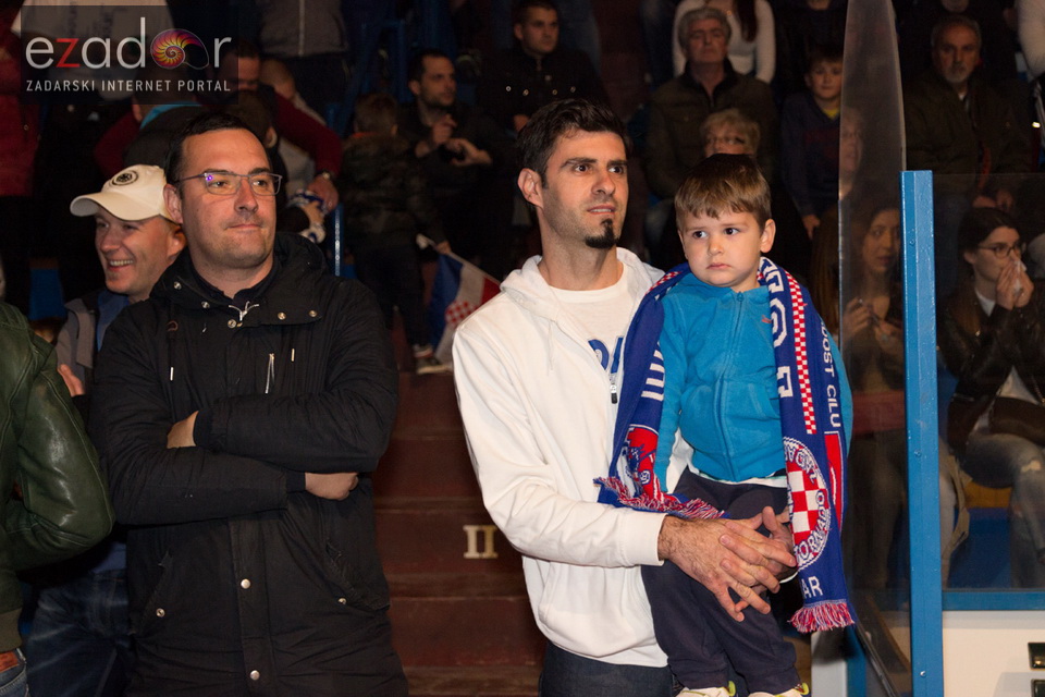 Humanitarno gledanje utakmice Zadar-Cibona u Jazinama Humanitarno gledanje utakmice Zadar-Cibona u Jazinama