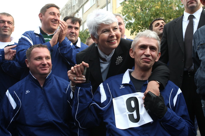 Zadar, 081111.
Premijerka Jadranka Kosor sa ministrima posjetila je Zadar povodom sportskih igara za invalide domovinskog rata, posjetila je i Luku Gazenicu koja je u izgradnji.
Foto : Andrija Lucic / cropix Zadar, 081111.
Premijerka Jadranka Kosor sa ministrima posjetila je Zadar povodom sportskih igara za invalide domovinskog rata, posjetila je i Luku Gazenicu koja je u izgradnji.
Foto : Andrija Lucic / cropix