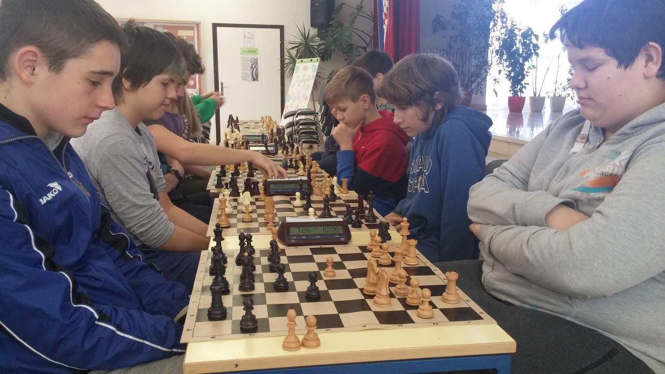 Josip Birkić i Karla Tadić prvaci OŠ Smiljevac u šahu za 2017. Josip Birkić i Karla Tadić prvaci OŠ Smiljevac u šahu za 2017.