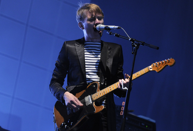 Zagreb, 240609.
Prva vecer T-mobile IN Music Festivala koji se odrzava na Jarunu na dvije pozornice. Kao zvijezde prve veceri nastupili su Lilly Allen, Kraftwerk, Franz Ferdinand na T-mobile stageu i Rokia Traore na Nokia stageu. 
Na fotografiji:  Franc F