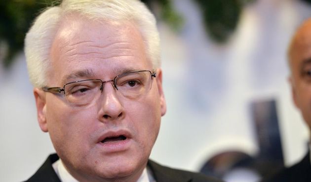 Predsjednik republike Hrvatske Ivo Josipovic posjetio je zaposlene u Drzavnoj upravi za zastitu i spasavanje u Nehajskoj ulici te cestitao im Novu godinu. Photo: Marko Prpic/PIXSELL