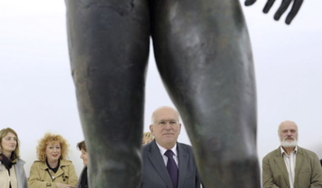 Zadar, 300310.
U Muzeju Antickog stakla svecano je otvorena izlozba na kojoj je izlozen Hrvatski Apoksiomen. Apoksiomen je kip mladog atleta iz anticke Grcke. Kip je prekriven morskim sedimentima i algama slucajno pronasao Belgijski turist u podmorju otoc