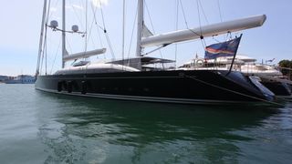 27.06.2013., Zadar – Luksuzna jahta u vlasnistvu medijskog magnata Ruperta Murdocha nalazi se usidrena u zadarskoj marini. Brod je dugacak 68 metara, glavni jarbol je iste visine. Cijena najma ove jahte na tjedan je 295.000 eura, odnosno 2,2 milijuna ku 27.06.2013., Zadar – Luksuzna jahta u vlasnistvu medijskog magnata Ruperta Murdocha nalazi se usidrena u zadarskoj marini. Brod je dugacak 68 metara, glavni jarbol je iste visine. Cijena najma ove jahte na tjedan je 295.000 eura, odnosno 2,2 milijuna ku