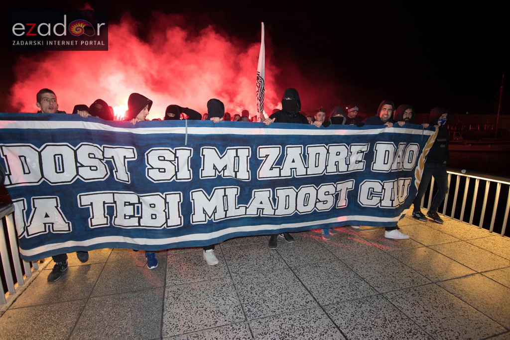 Okupljanje Tornada na Forumu i korteo do Krešinog doma Okupljanje Tornada na Forumu i korteo do Krešinog doma