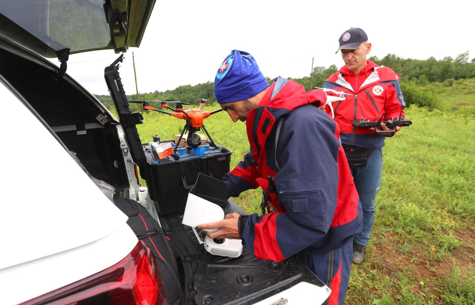 Rakovica: HGSS dronom pronašao nestalu cessnu
