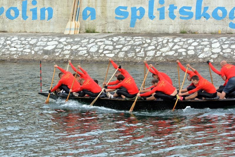 Opuzen: Utrke veslača za startne pozicije za 19. maraton lađa na Neretvi. Photo: Damir Špehar/PIXSELL
