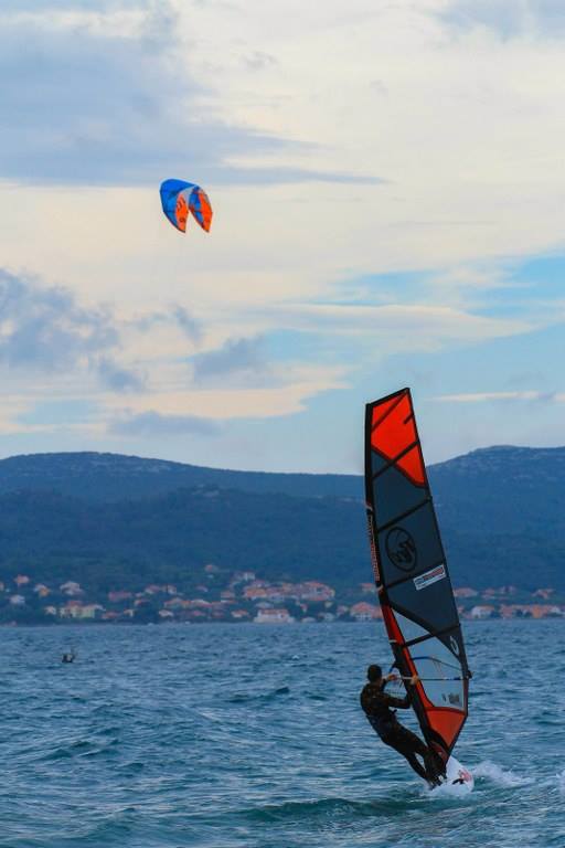 Wind i Kite surfing na Kolovarama 3. studenog 2013.  foto: Tome Grbeša