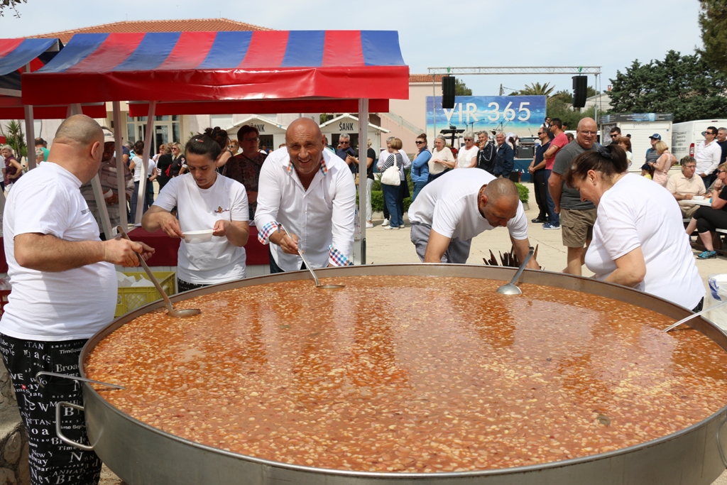 Velika prvosvibanjska fešta na Viru Velika prvosvibanjska fešta na Viru