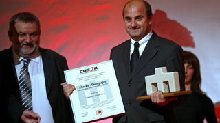 Zagreb, 161110.
U hotelu Westin odrzan je 20. susret CROMA 2010, na kojm su dodijeljene nagrade za najbolje menadzere i poduzetnike u ovoj godini. Dodijeljeno je 14 nagrada i plaketa.
Na slici: Darko Ranogajec, Omco Croatia d.o.o.. Hum na Sutli.
Foto: Nej Zagreb, 161110.
U hotelu Westin odrzan je 20. susret CROMA 2010, na kojm su dodijeljene nagrade za najbolje menadzere i poduzetnike u ovoj godini. Dodijeljeno je 14 nagrada i plaketa.
Na slici: Darko Ranogajec, Omco Croatia d.o.o.. Hum na Sutli.
Foto: Nej