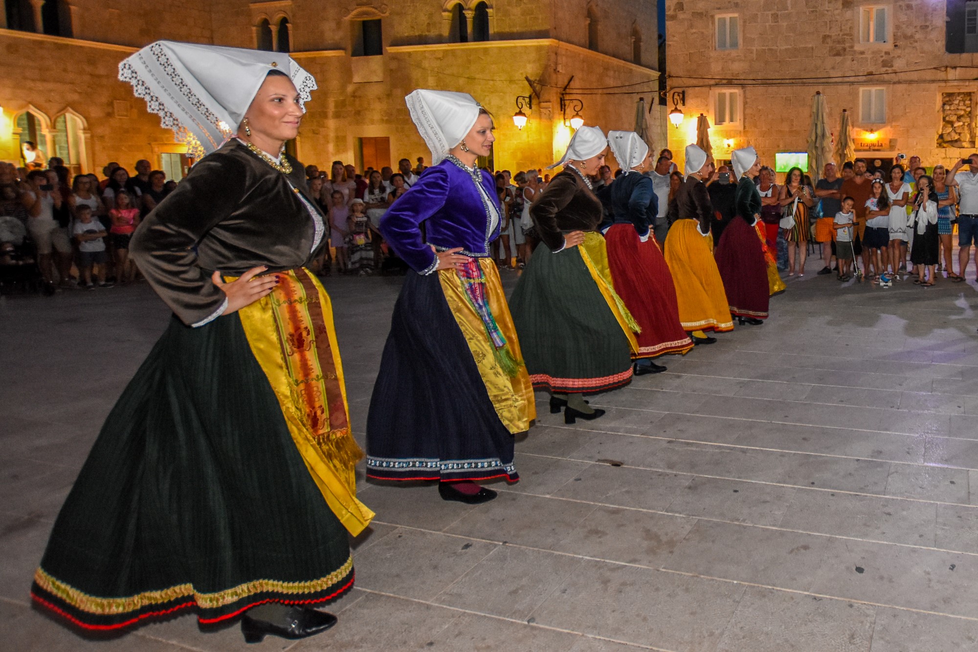 Etno večer s KUD Družina u Pagu Etno večer s KUD Družina u Pagu