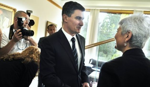 Zoran Milanović i Jadranka Kosor nakon dogovra o izmjenama Ustava RH (Foto: Boris Kovacev/Cropix)