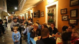 Građani se do ranih jutarnjih sati zabavljali na tradicionalnoj Varoškoj fešti, foto: Filip Brala/PIXSELL Građani se do ranih jutarnjih sati zabavljali na tradicionalnoj Varoškoj fešti, foto: Filip Brala/PIXSELL