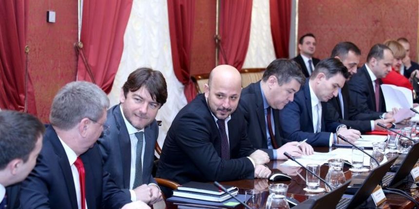 Redovita sjednica Vlade RH u Banskim dvorima. Mirando Mrsic, Darko Lorencin, Gordan Maras, Boris Lalovac. Photo: Patrik Macek/PIXSELL Autor Patrik Macek/PIXSELL Ključne riječi Gordan Maras, Boris Lalovac, Banski dvori, Darko Lorencin, Vlada RH, sjednica Redovita sjednica Vlade RH u Banskim dvorima. Mirando Mrsic, Darko Lorencin, Gordan Maras, Boris Lalovac. Photo: Patrik Macek/PIXSELL Autor Patrik Macek/PIXSELL Ključne riječi Gordan Maras, Boris Lalovac, Banski dvori, Darko Lorencin, Vlada RH, sjednica