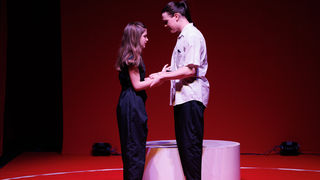 Igrajmo se: Zabranjeno mlađima od 15 strana A