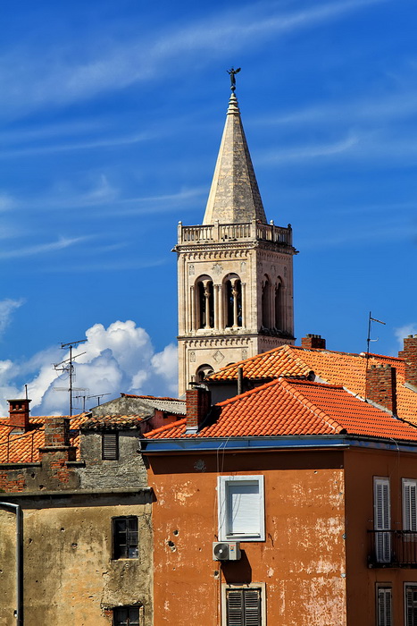 Skitnja gradom by Roberto Lerga