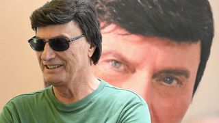 U Croatia Records-u odrzana je promocija novog albuma pjevaca Duska Lokina. U Croatia Records-u odrzana je promocija novog albuma pjevaca Duska Lokina.