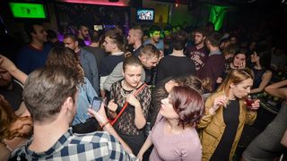 Subotnji party u Svarog baru