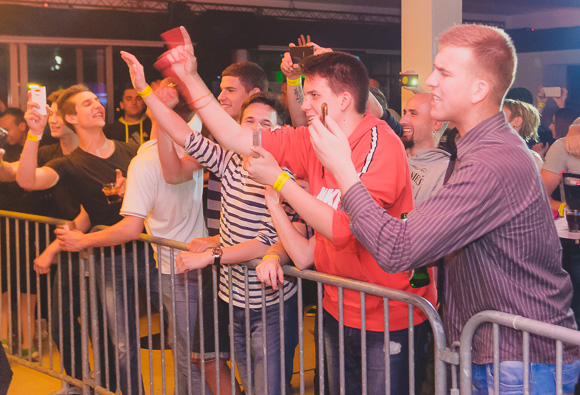 Siniša Vuco @ Hitch bar, 16.5.2015. (Foto: Ivan Toman)