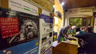 Otvorenje izložbe fotografija Mladena Radolovića Mrlje u PD Paklenica Otvorenje izložbe fotografija Mladena Radolovića Mrlje u PD Paklenica